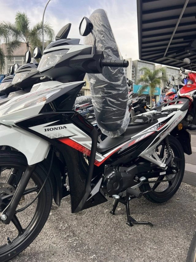 Hình ảnh thực tế của honda dash 125 2026 vừa lên kệ với 4 màu sắc mới - 3