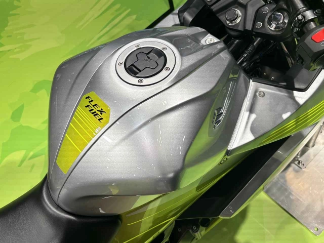 Hình ảnh thực tế của suzuki gixxer sf 250 ffv phiên bản sử dụng xăng sinh học 85 ethanol - 6