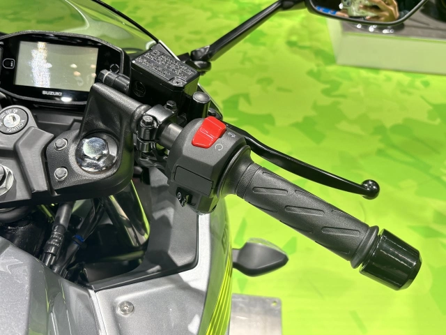 Hình ảnh thực tế của suzuki gixxer sf 250 ffv phiên bản sử dụng xăng sinh học 85 ethanol - 10
