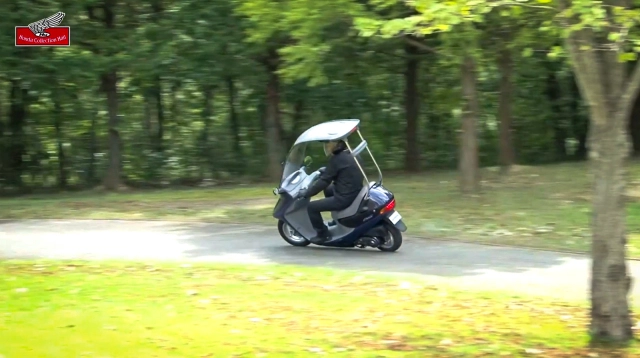 Hồi ức 2 bánh - khám phá mẫu xe ga có mái che và cần gạt nước như ô tô của honda - 15
