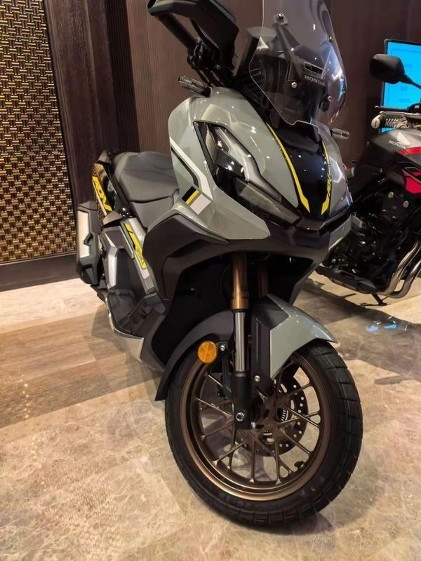 Honda adv350 2026 có gì hot thiết kế hầm hố tft 5 inch đi phố hay off-road đều ổn - 4