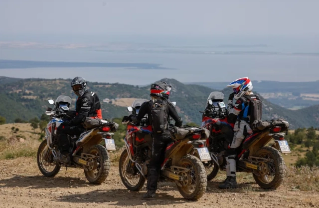 Honda adventure roads 2026 - xl750 transalp e-clutch lên ngôi chơi kỹ năng thay vì hành xác - 2