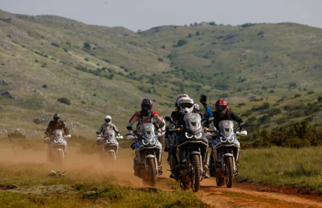 Honda adventure roads 2026 - xl750 transalp e-clutch lên ngôi chơi kỹ năng thay vì hành xác - 3