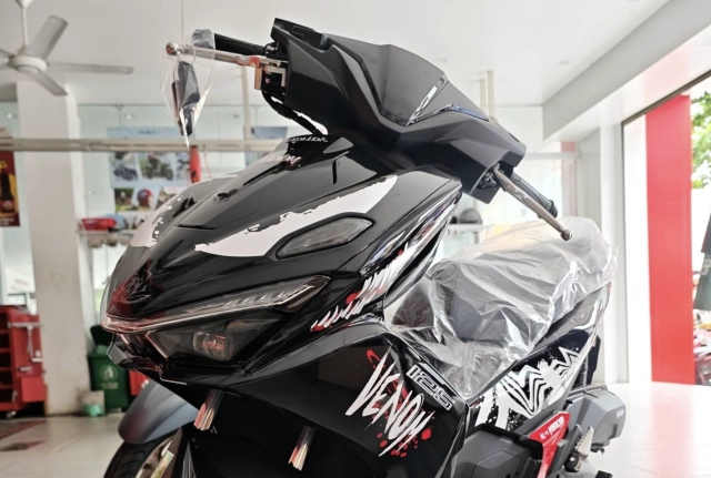 Honda air blade 125 phiên bản venom chính thức lên kệ tại các đại lý trong nước - 1