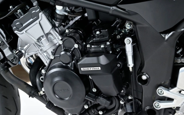 Honda cb400 super four e-clutch - huyền thoại 400cc trở lại lần này còn thông minh hơn - 5