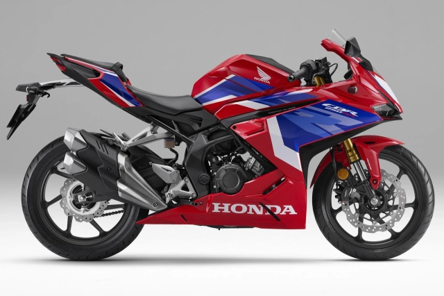 Honda cbr250rr 2026 42 mã lực nhỏ mà có võ vẫn là ông vua phân khúc 250cc - 3