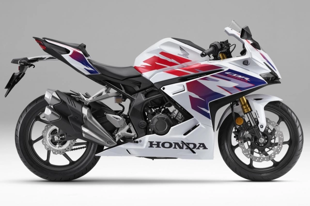 Honda cbr250rr 2026 42 mã lực nhỏ mà có võ vẫn là ông vua phân khúc 250cc - 4