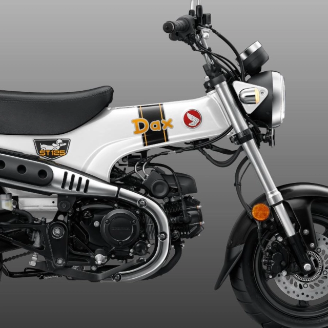 Honda dax 125 2026 ra mắt 2 màu mới og white và og black giá quy đổi khoảng 61 triệu đồng - 2