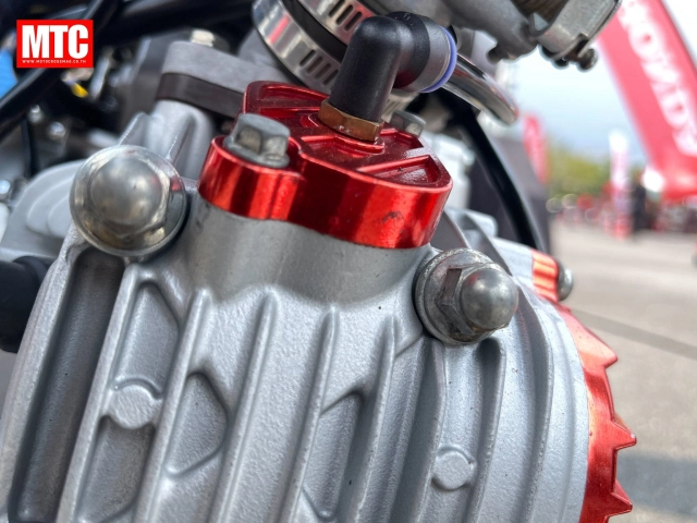 Honda monkey độ full bài khoe dáng tại honda megafesto 2026 - 9