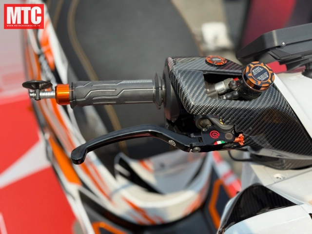 Honda uc3 by mfshop tuy là xe điện nhưng soi kỹ mới biết đồ chơi đắt ngang siêu xe - 9