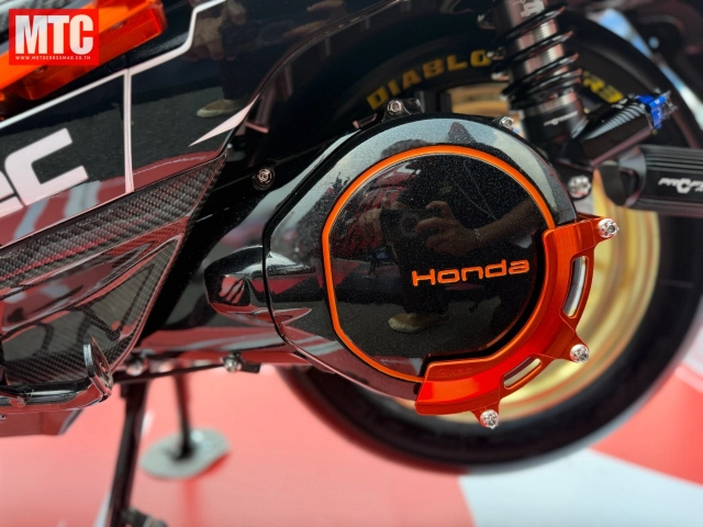 Honda uc3 by mfshop tuy là xe điện nhưng soi kỹ mới biết đồ chơi đắt ngang siêu xe - 14