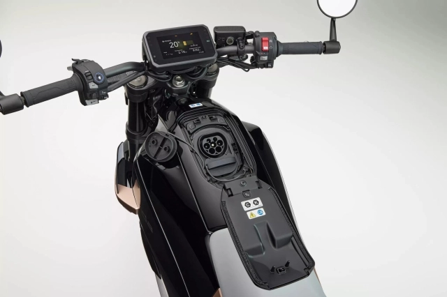 Honda việt nam đăng ký mẫu xe mô tô điện mới - mạnh ngang ngửa xe xăng 600cc đầy pin chạy 150 km - 12