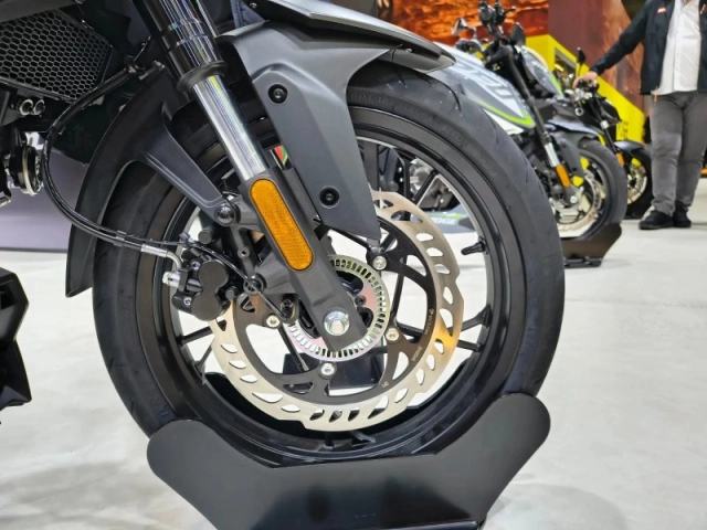 Kẻ phá giá voge r125s rẻ gần một nửa xe nhật - dáng streetfighter dữ dằn như ktm duke - 8