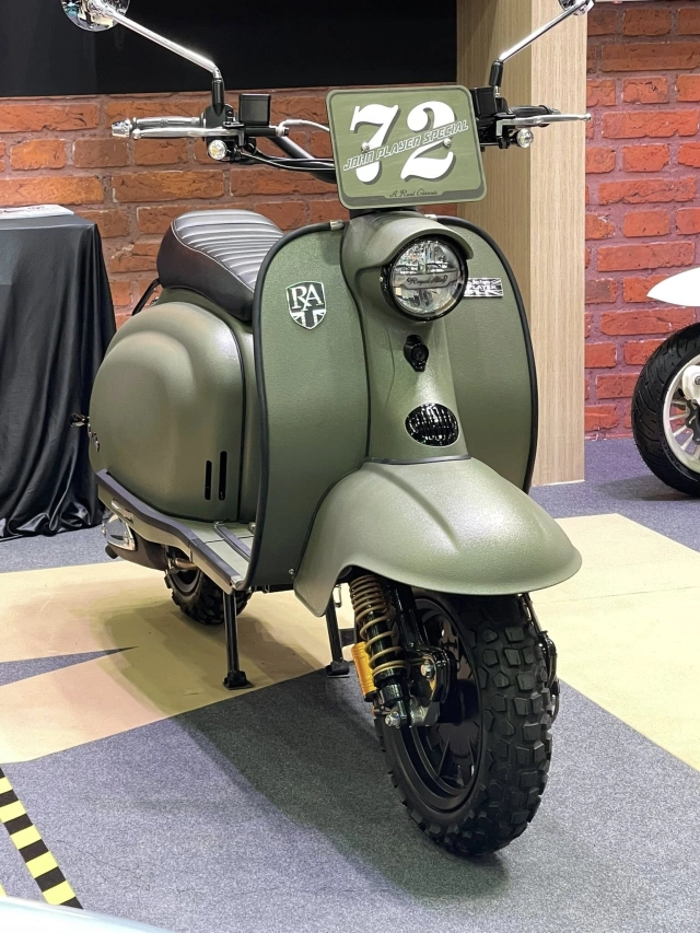 Khám phá mẫu xe ga cổ điển chạy đường đất vừa ra mắt với giá bán ngang ngửa honda sh160i - 5