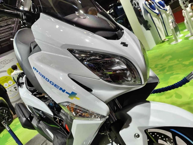 Khám phá từng ngóc ngách của suzuki burgman hydrogen chạy bằng hydro tại jms 2025 - 1