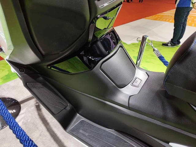 Khám phá từng ngóc ngách của suzuki burgman hydrogen chạy bằng hydro tại jms 2025 - 9