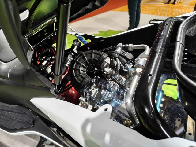 Khám phá từng ngóc ngách của suzuki burgman hydrogen chạy bằng hydro tại jms 2025 - 13