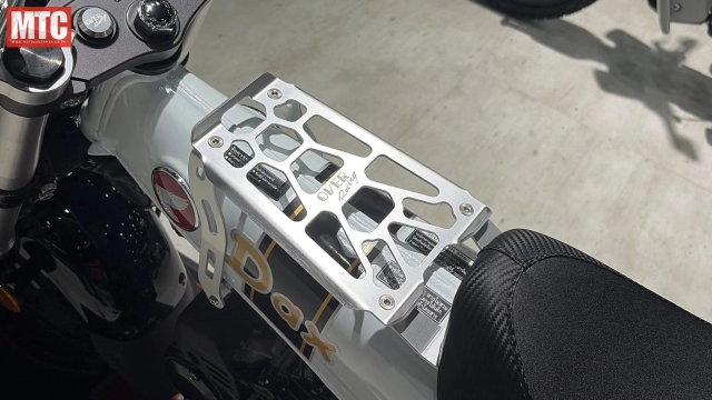 Không cần độ nữa honda dax 125 over racing bản full đồ chơi chính hãng vừa xuất hiện - 16
