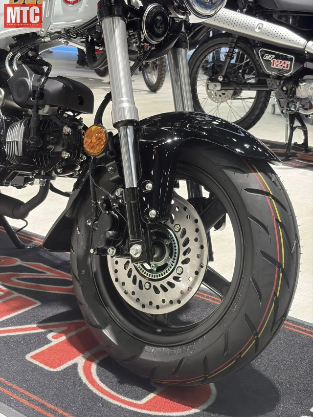 Không cần độ nữa honda dax 125 over racing bản full đồ chơi chính hãng vừa xuất hiện - 17