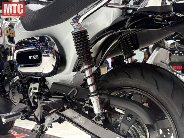 Không cần độ nữa honda dax 125 over racing bản full đồ chơi chính hãng vừa xuất hiện - 19