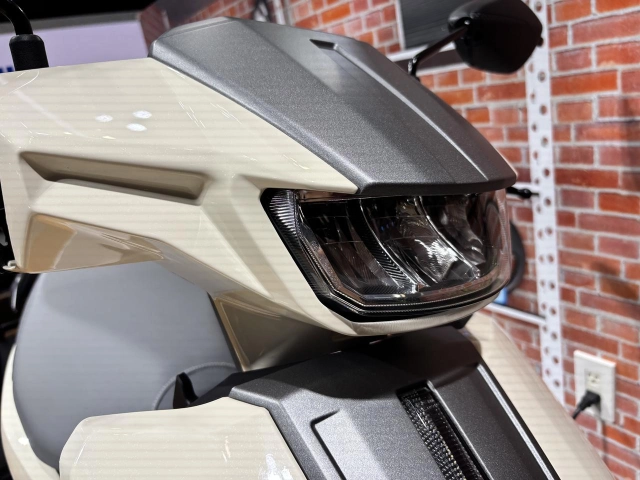 Nay mới có dịp săm soi toàn bộ chi tiết của chiếc xe điện e-address của suzuki - 6