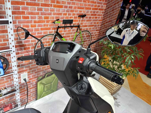 Nay mới có dịp săm soi toàn bộ chi tiết của chiếc xe điện e-address của suzuki - 10