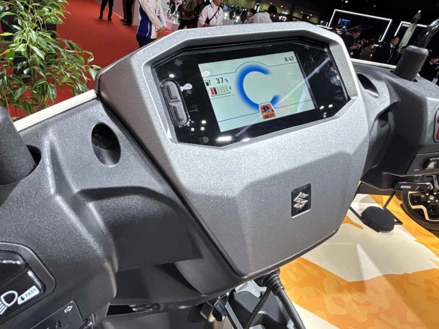 Nay mới có dịp săm soi toàn bộ chi tiết của chiếc xe điện e-address của suzuki - 11