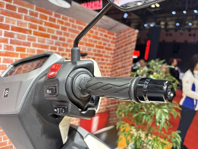 Nay mới có dịp săm soi toàn bộ chi tiết của chiếc xe điện e-address của suzuki - 13