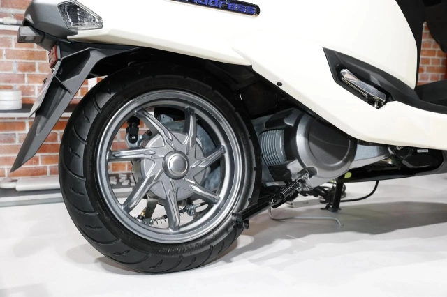 Nội soi bên trong xe điện e-address tôi thấy được sự nghiêm túc trong từng chi tiết của suzuki - 6