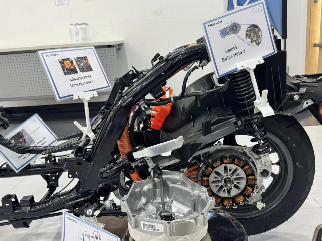 Nội soi chi tiết bên trong honda uc3 thoạt nhìn đơn giản tháo ra thấy choáng - 11