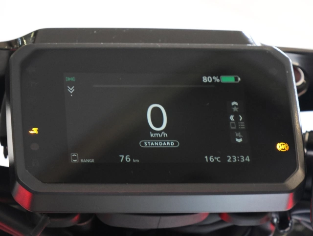 Siêu mô tô điện honda wn7 ra mắt phiên bản xe cảnh sát tại nhật bản - 15