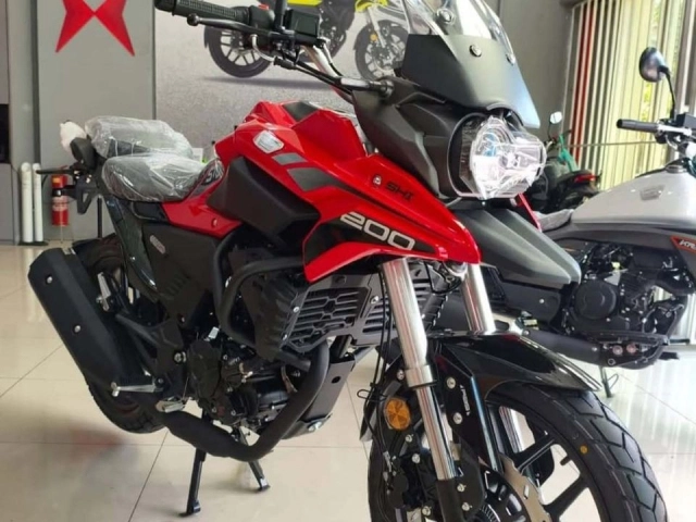 Storm 200 2026 mẫu xe côn tay 200cc với giá bán ngang ngửa honda sh160i có gì thú vị - 3