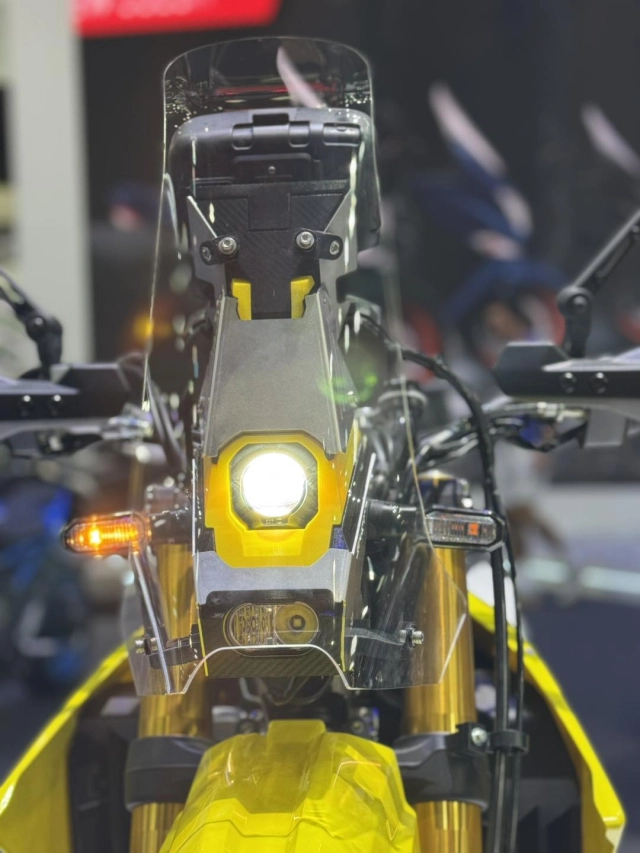 Suzuki dr-z4s rally với cấu hình chuẩn xe đua địa hình có giá quy đổi hơn 200 triệu đồng - 1