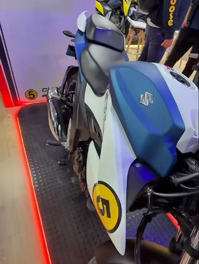 Suzuki gixxer fi 150 abs legend edition trình làng với giao diện cực cuốn - 6