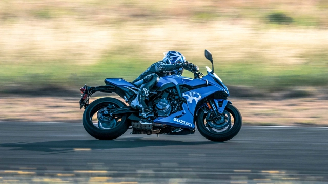Suzuki gsx-8r 2026 ra mắt với nhiều tùy chọn màu sắc mới - 1