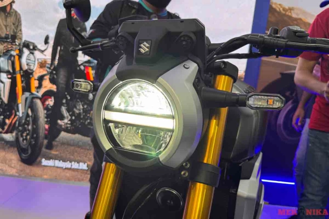 Suzuki gsx-8t - 2