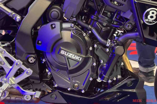 Suzuki gsx-8t - 4