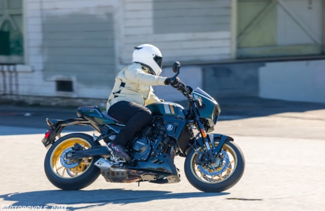 Suzuki gsx-8tt 2026 đẹp thoải mái và vẫn còn vài điều phải lăn tăn - 5