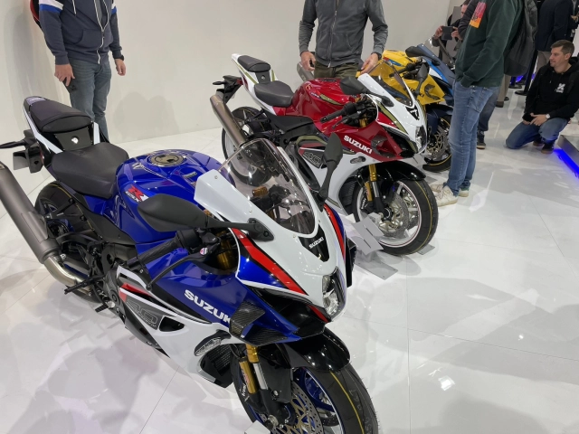 Suzuki gsx-r1000r 40 năm không chỉ là kỷ niệm mà là lời tuyên bố trở lại đường đua - 1