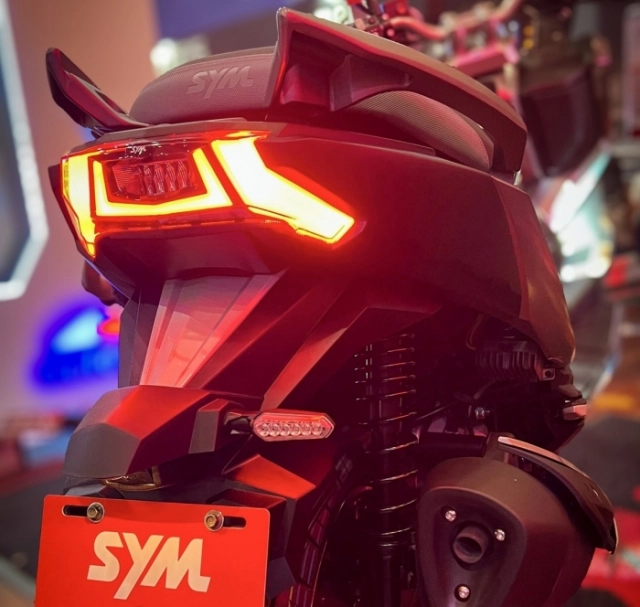 Sym adx 300 2026 ra mắt ở lục địa già với giá bán rẻ hơn nhiều khi so với honda adv350 - 8