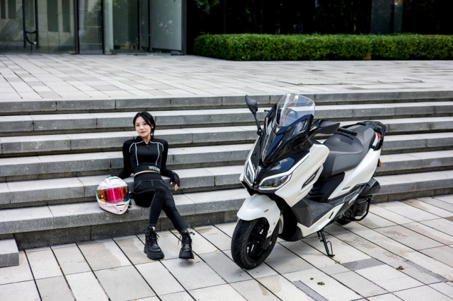 Thiết kế hao hao honda forza bình xăng 175l có abs tcs mà giá chỉ 48 triệu đồng liệu có quá hời - 1