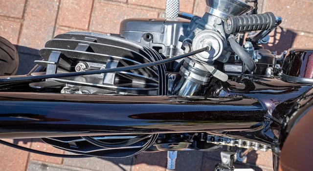 Từ xe đi làm mỗi ngày đến quái vật đường phố - honda cub độ máy yamaha dt250 sẽ như thế nào - 8