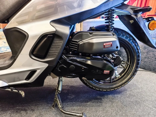 Xe ga thể thao aveta serra 125 2026 có gì để đấu lại honda vario 125 vốn quá quen mặt - 7