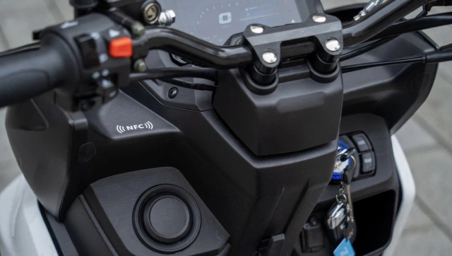 Xe tay ga 150cc giá chỉ gần 27 triệu đồng có abs tcs bình xăng 11l và dáng ngầu như vario 160 - 4