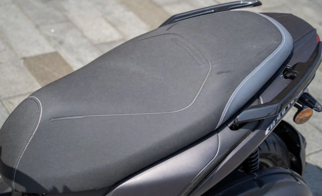 Xe tay ga 150cc giá chỉ gần 27 triệu đồng có abs tcs bình xăng 11l và dáng ngầu như vario 160 - 6
